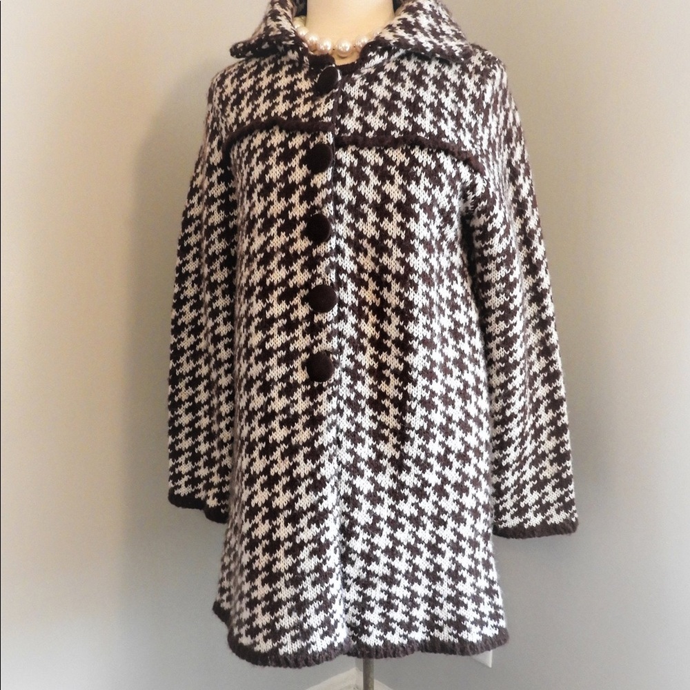Carducci Knit Long buttoned Cardigan/Coat Size M